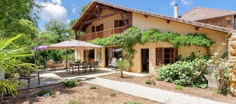 Spacious Farmhouse With Pool