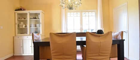 House | Dining