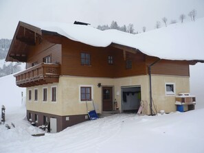 Apartment | Exterior - Spacious Apartment with Garden near Ski Area in Wagrain (Wagrain)