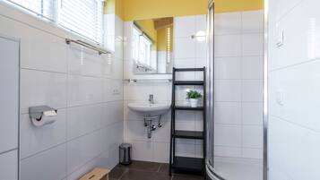 House | Bathroom | Shower, towels