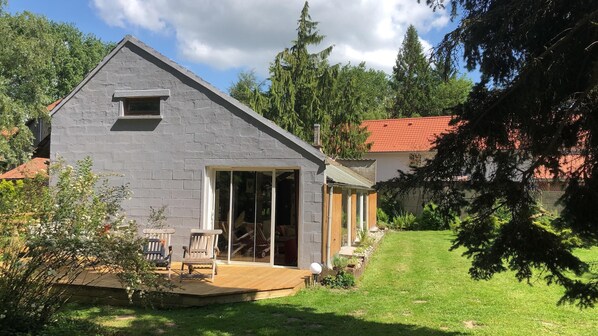 Exterior - Cottage Near the Mill Pond With a Beautiful Garden (Vitz-sur-Authie)