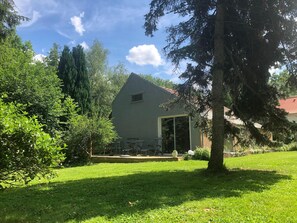 Terrace/patio - Cottage Near the Mill Pond With a Beautiful Garden (Vitz-sur-Authie)