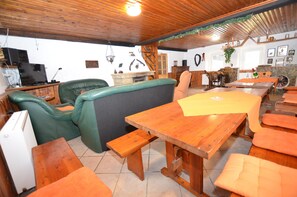 Living room - Chalet in Ore Mountains Near Ski Slopes (Jindrichovice)