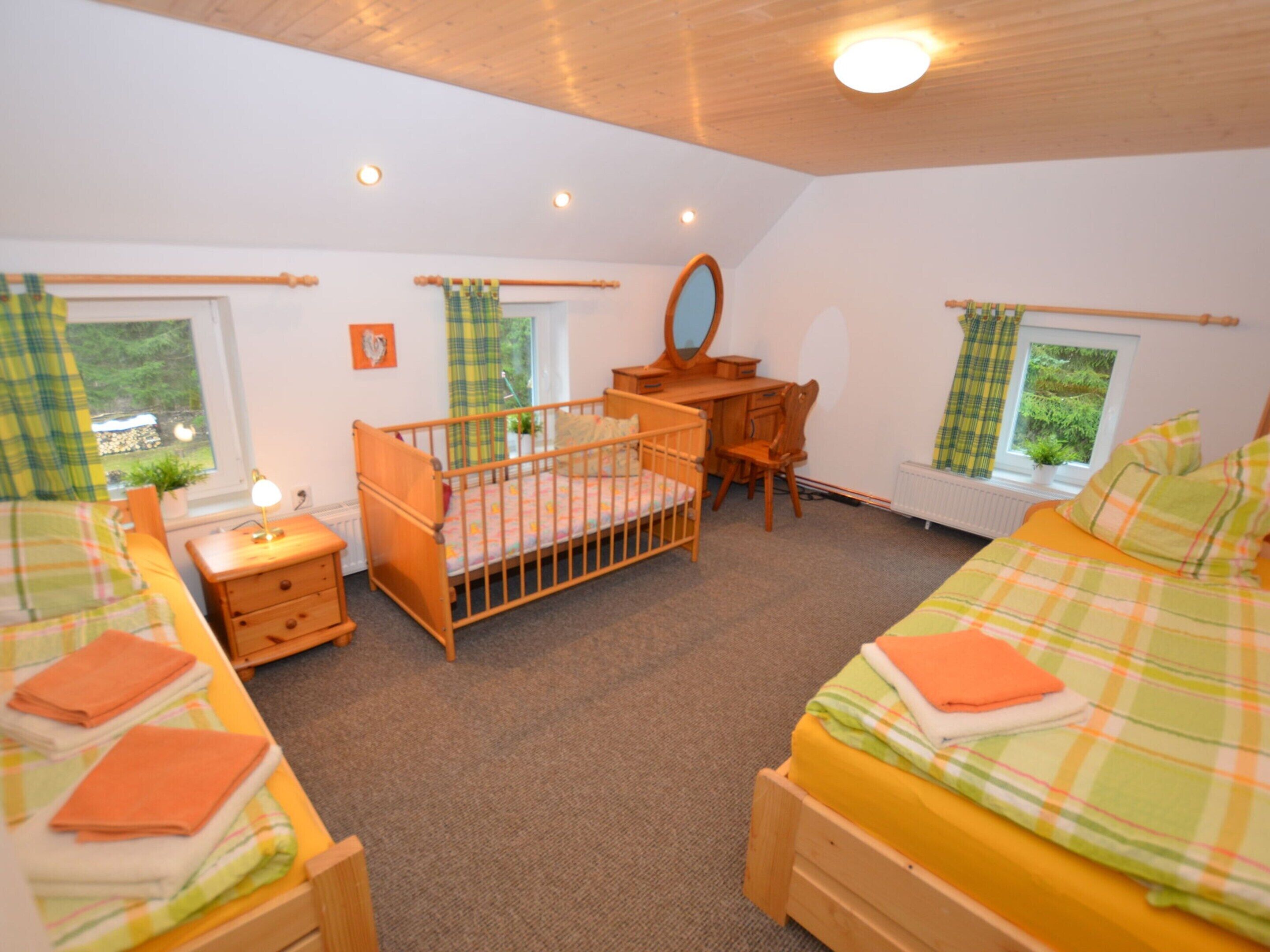 House | 4 bedrooms, individually furnished, bed sheets