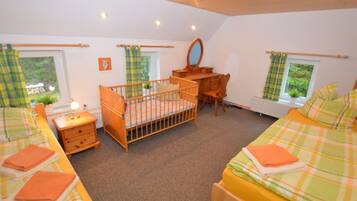 House | 4 bedrooms, individually furnished, bed sheets