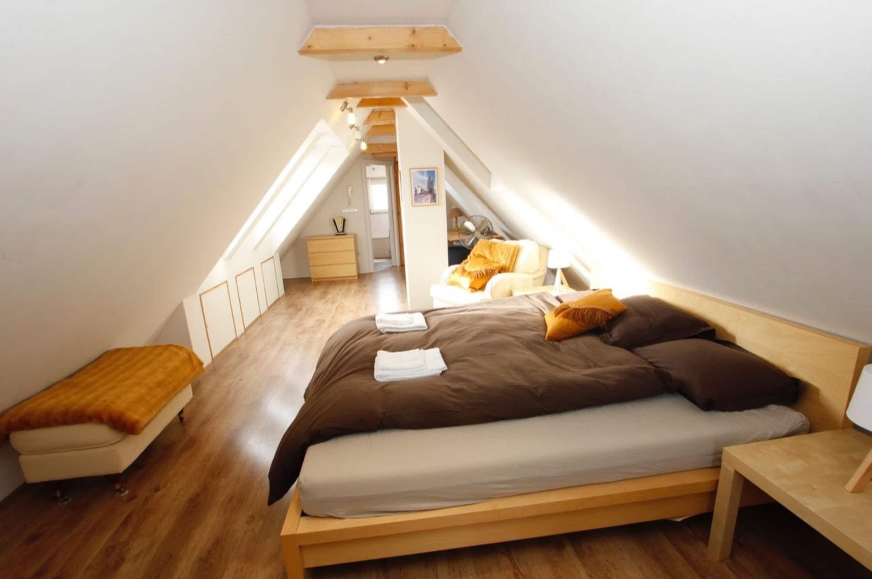 Huis | 6 slaapkamers, individueel gemeubileerd, beddengoed