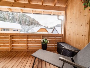 Balcony - Top- 4 Star Apartment in Tamsweg Near Ski Area (Tamsweg)