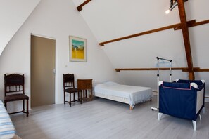Casa | 2 habitaciones y muebles diferentes 