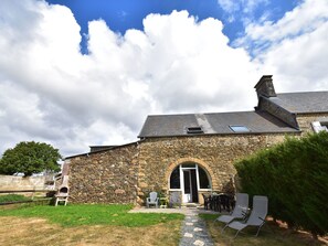 House | Exterior - Brainville Garden Escape (Brainville)