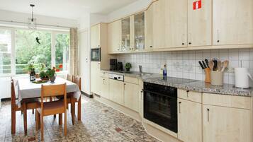 House | Private kitchen | Highchair