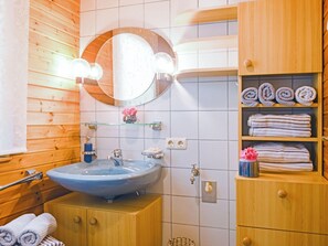 Bathroom - Cozy Chalet in Molln With Garden (Molln)