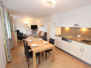 Apartment | Private kitchen | Microwave, oven, dishwasher, coffee/tea maker