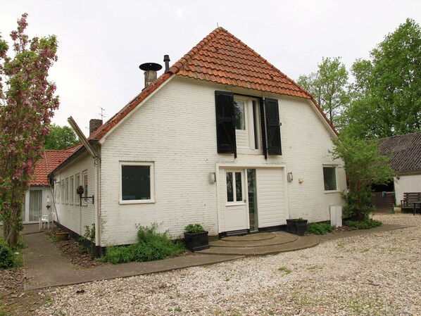 Exterior - Luxurious Farmhouse in Rutten With Large Terrace (Rutten)
