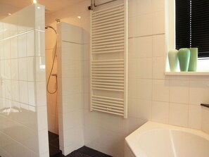 House | Bathroom - Luxurious Farmhouse in Rutten With Large Terrace (Rutten)