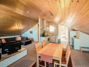 Dining - Cosy Apartment in Dollnstein With Sauna (Dollnstein)
