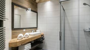 Chalet | Badezimmer | Badewanne, Handtücher
