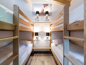 Chalet | 4 bedrooms, bed sheets