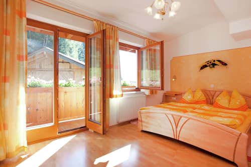 Apartment | 2 bedrooms, individually furnished, bed sheets
