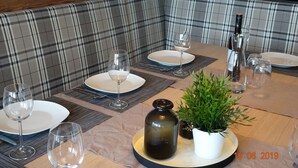Dining - Modern Apartment in Dienten Center Near Hochkönig Ski Area (Dienten am Hochkoenig)
