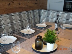 Dining - Modern Apartment in Dienten Center Near Hochkönig Ski Area (Dienten am Hochkoenig)