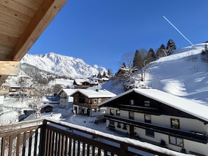 Balcony - Contemporary Apartment With Ski Storage, Parking, Heating (Dienten am Hochkoenig)