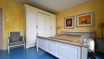 House | 2 bilik tidur, dilengkapkan perabot secara berasingan, cadar katil