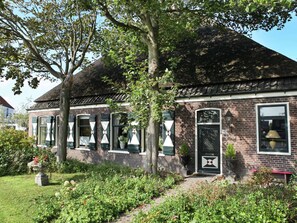 Exterior - Welcoming Farmhouse With Parking, Terrace, Garden, Barbecue (Sint Maartensvlotbrug)