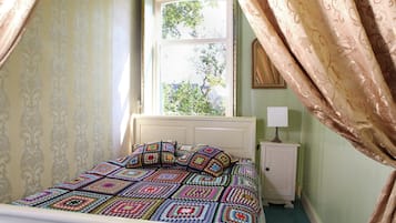 2 bedrooms, individually furnished, bed sheets