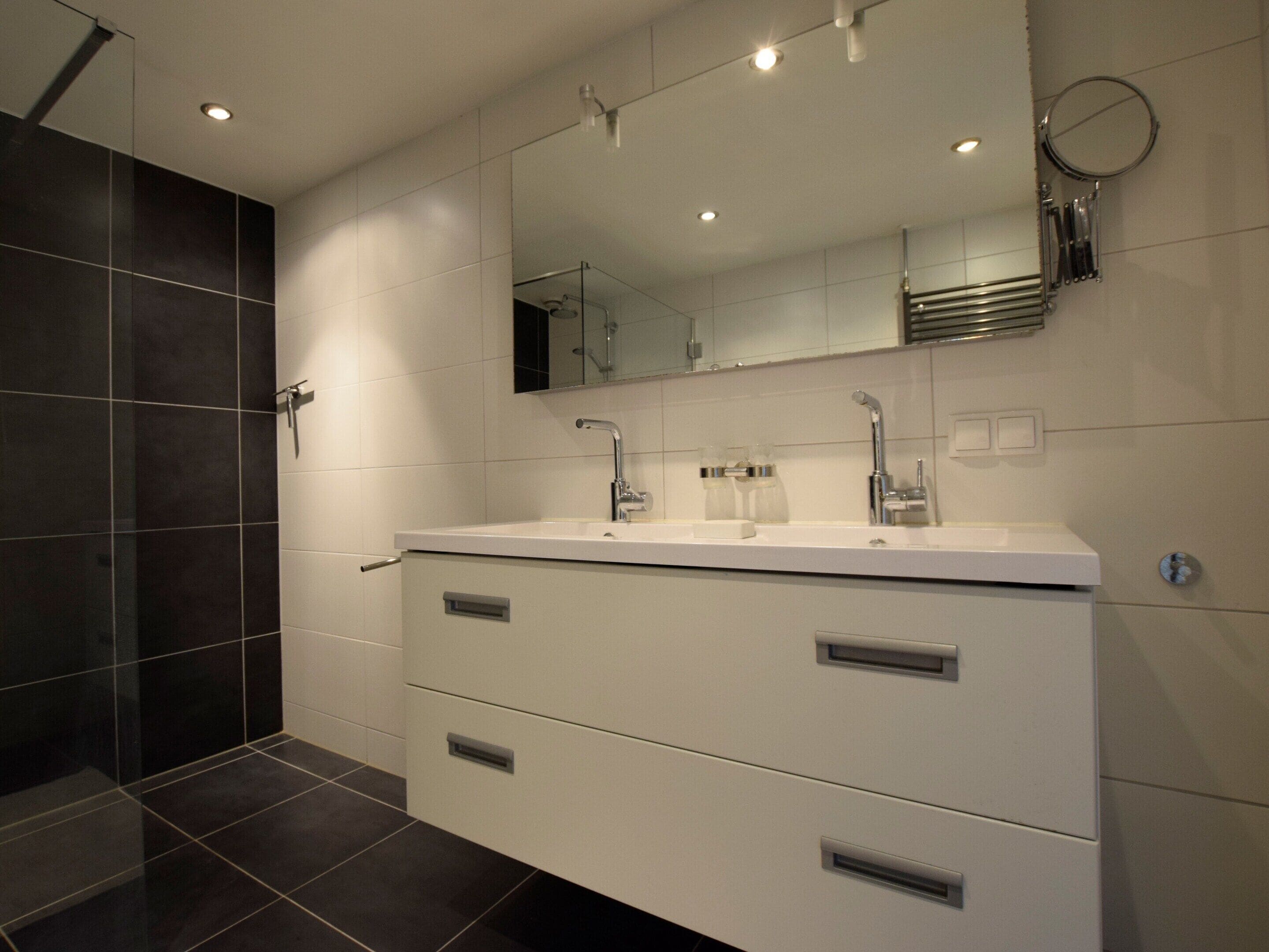 House | Bathroom