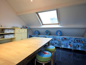 House | Room amenity - Nice Holiday Home in Voorburg Near the Sea (Voorburg)