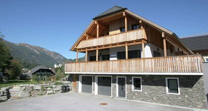 Lavish Chalet in Mauterndorf with Sauna & Hot Tub