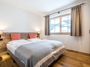 Chalet | 5 bedrooms, bed sheets