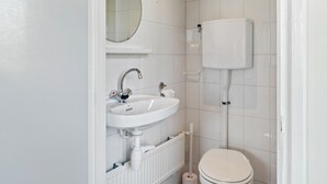 Shower - Holiday Home near Petten Beach Behind Hondsbossche Zeewering (Petten)