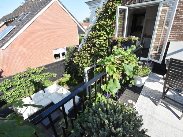 House | Balcony - Boutique Holiday Home in Grootschermer With Garden (Grootschermer)