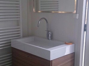 House | Bathroom - Cosy Holiday Home in Loosdrecht With Pool (Loosdrecht)