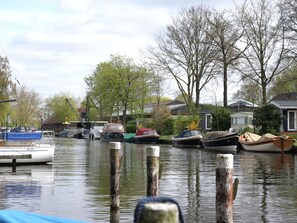 Exterior - Cosy Holiday Home in Loosdrecht With Pool (Loosdrecht)