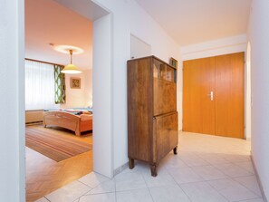 1 bedroom, individually furnished, bed sheets - Flat in Sunny Location near Lake Constance (Eigeltingen)
