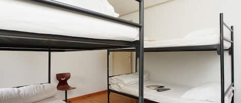 Huis | 4 slaapkamers, individueel gemeubileerd, beddengoed