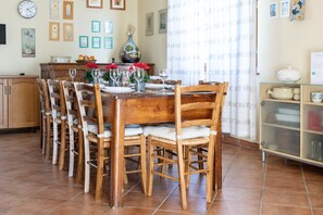 Villa | Dining