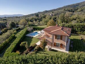 Villa | Exterior - Villa in Tuscany With Private Pool & Views (Loro Ciuffenna)