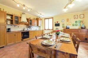 Villa | Dining