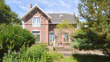 Villa | Exterior