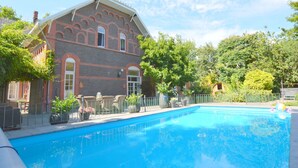 Exterior - Opulent Villa with Sauna, Hot Tub, Pool (Tegelen)