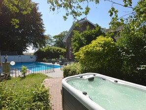 Outdoor pool - Opulent Villa with Sauna, Hot Tub, Pool (Tegelen)