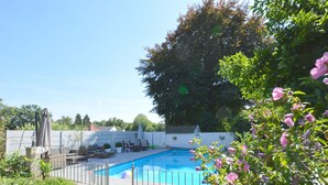 Outdoor pool - Opulent Villa with Sauna, Hot Tub, Pool (Tegelen)