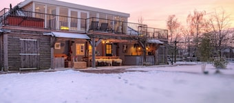 Lush Holiday Home in Oeffelt with 2 Saunas & Hot Tubs