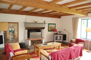 Living room - Lovely Mansion With Fenced Garden (Baguer-Morvan)