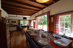 House | Dining - Cozy Holiday Home near Forest in Zuidwolde (Zuidwolde)