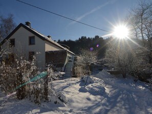 Exterior - Large and Comfortable Family Home, Surrounded by Forests and Nature (Balesfeld)