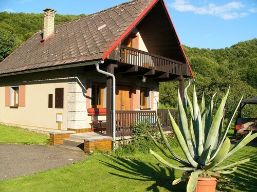 Detached House With Pool in the Garden, on the Bank of the River
